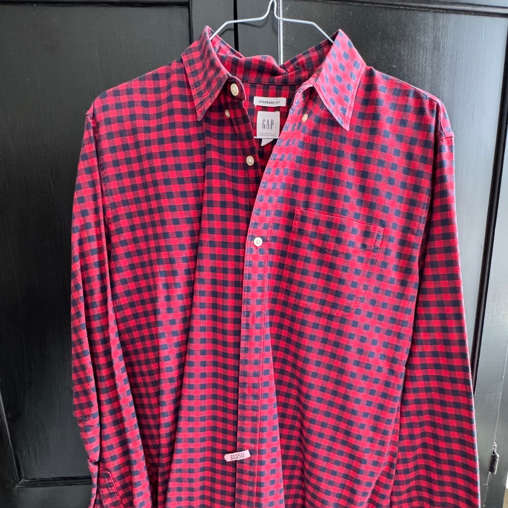 GAP Long Sleeved Shirt – Button Down Collar / Blue and Red Checks